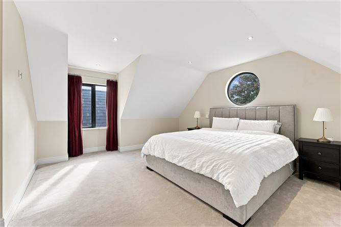 Photo 14 of 25 — Bannaventa, 1 Seamount Road, Malahide, County Dublin
