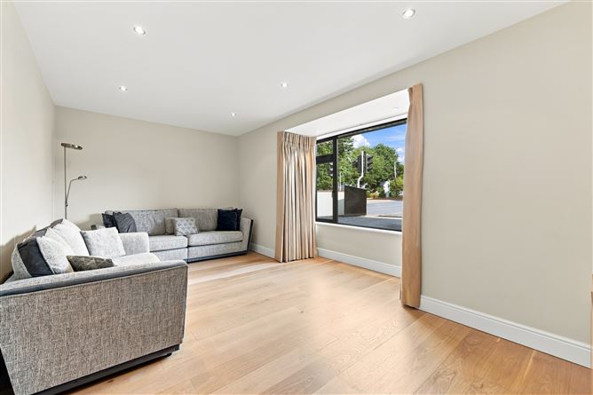 Photo 8 of 25 — Bannaventa, 1 Seamount Road, Malahide, County Dublin