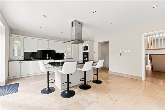 Photo 11 of 25 — Bannaventa, 1 Seamount Road, Malahide, County Dublin