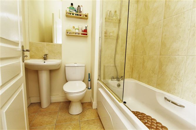 10 Castlegrange Dale, Castaheany, Clonee, Dublin 15