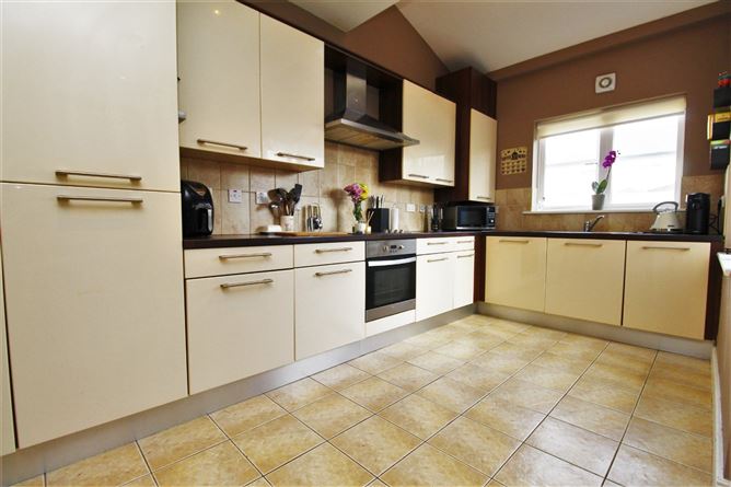 10 Castlegrange Dale, Castaheany, Clonee, Dublin 15
