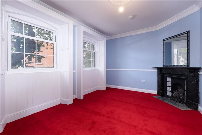 32 Main Street, Chapelizod, Dublin 20