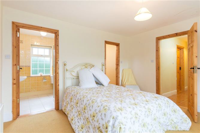 Yew Tree House, Commons North, Suncroft, The Curragh, Co. Kildare