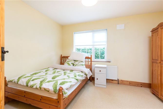 Yew Tree House, Commons North, Suncroft, The Curragh, Co. Kildare