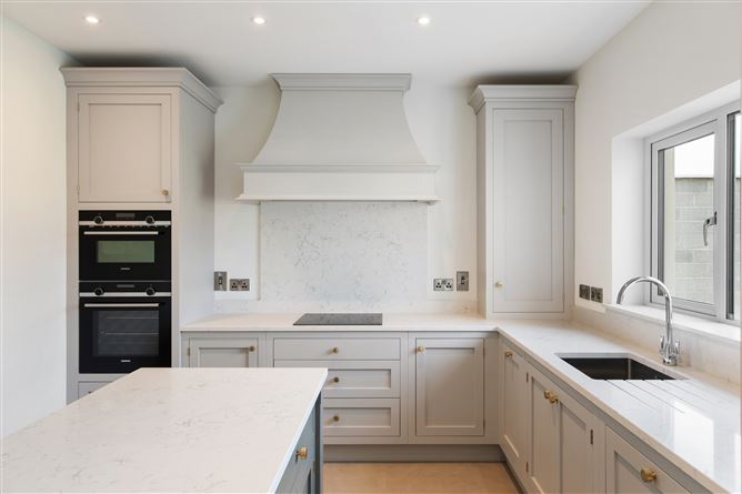 https://photos-a.propertyimages.ie/media/8/6/5/4951568/a60d174f-34a2-432c-a7ee-cbf75140388c_l.jpg