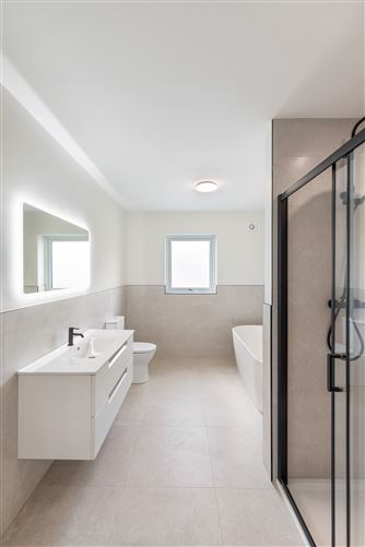 https://photos-a.propertyimages.ie/media/8/6/5/4951568/a60d174f-34a2-432c-a7ee-cbf75140388c_l.jpg