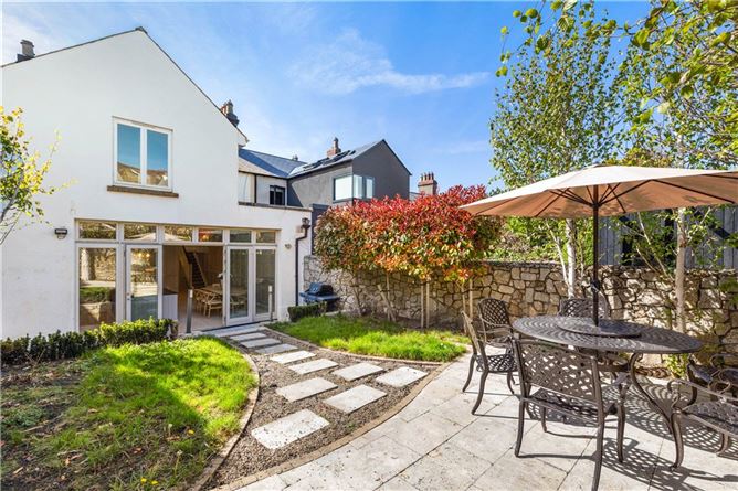 https://photos-a.propertyimages.ie/media/8/6/5/4996568/746b1785-ac34-44b3-ad28-1cf377cb8669_l.jpg