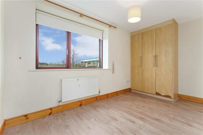 Photo 12 of 31 — 1 Castlegate Grange, Adamstown, Co. Dublin