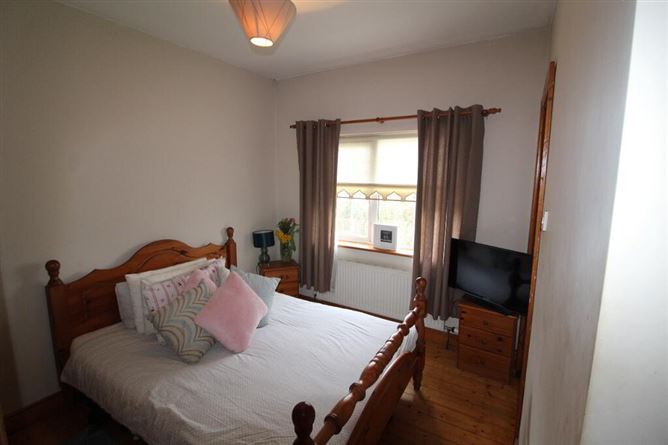 28 Shannon Grove, Carrick-On-Shannon, Leitrim