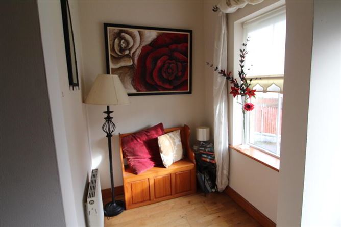 28 Shannon Grove, Carrick-On-Shannon, Leitrim