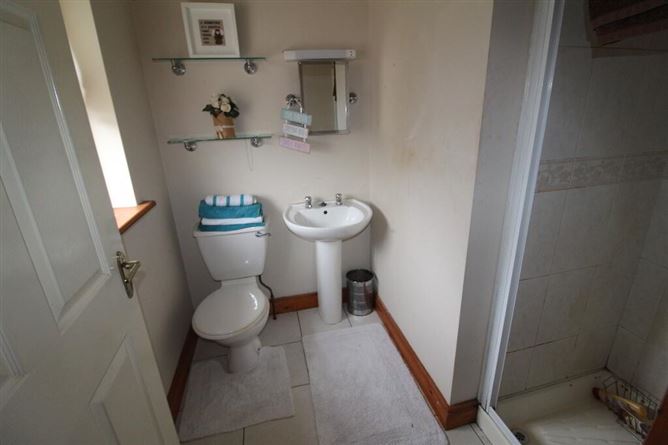 28 Shannon Grove, Carrick-On-Shannon, Leitrim