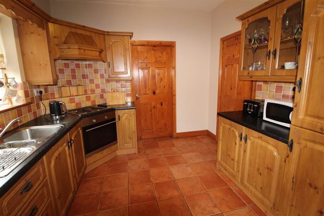 28 Shannon Grove, Carrick-On-Shannon, Leitrim