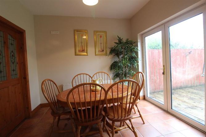 28 Shannon Grove, Carrick-On-Shannon, Leitrim