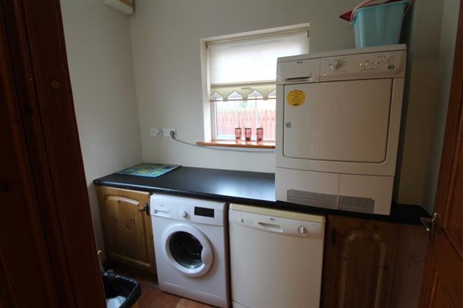 28 Shannon Grove, Carrick-On-Shannon, Leitrim