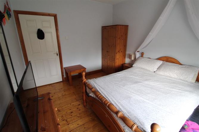 28 Shannon Grove, Carrick-On-Shannon, Leitrim