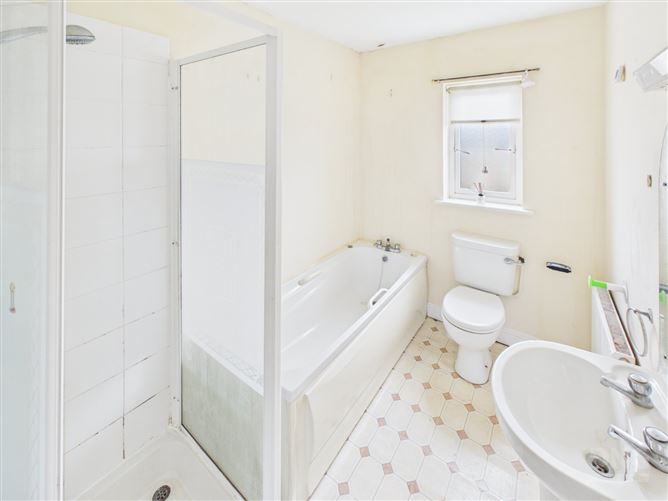 28 Westwood Park, Clara, Co. Offaly