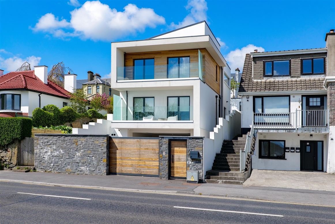 LA 18, 18 Lough Atalia Road, Galway