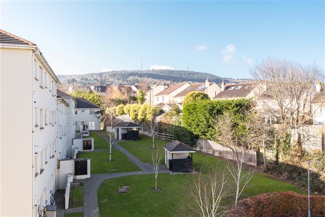 32 The Cedar, Cruagh Wood, Stepaside, Dublin 18