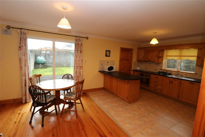 3 Bridge Court, New Line, Athenry, Galway