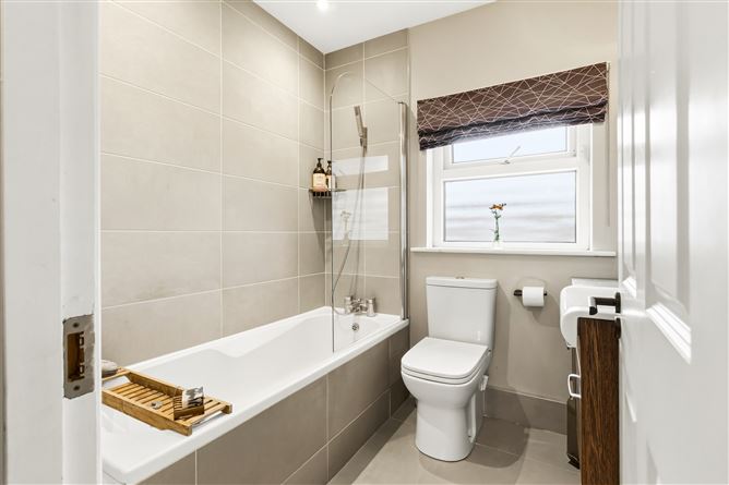 Photo 9 of 24 — 21 Marwood Ave, Glanmire, Cork
