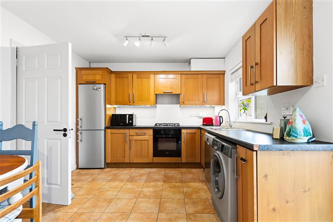 Photo 8 of 24 — 21 Marwood Ave, Glanmire, Cork