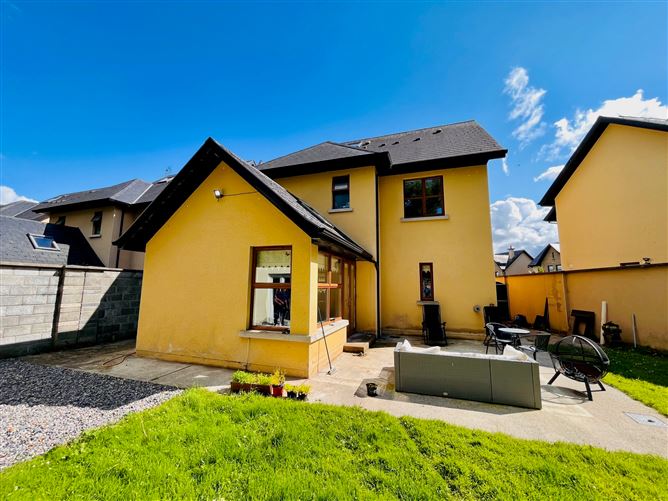 5 Springfield Grove, Rossmore Village, Tipperary Town, Tipperary