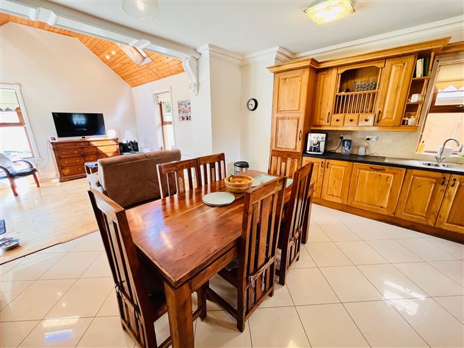 5 Springfield Grove, Rossmore Village, Tipperary Town, Tipperary