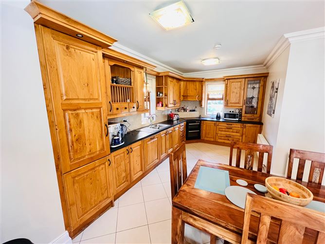 5 Springfield Grove, Rossmore Village, Tipperary Town, Tipperary