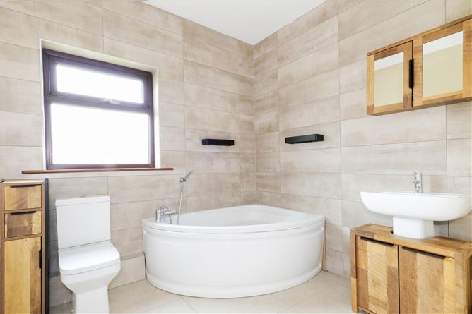 12 Renville Village, Oranmore, Co. Galway