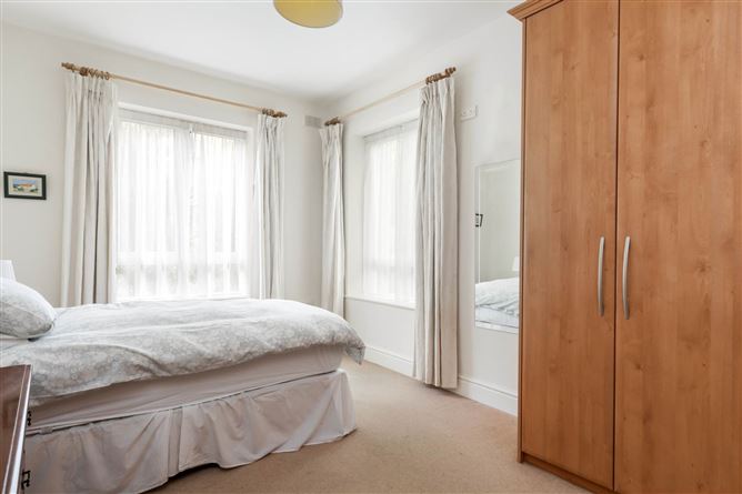 Apt 35 Woodview, Mount Merrion Avenue, Blackrock, County Dublin