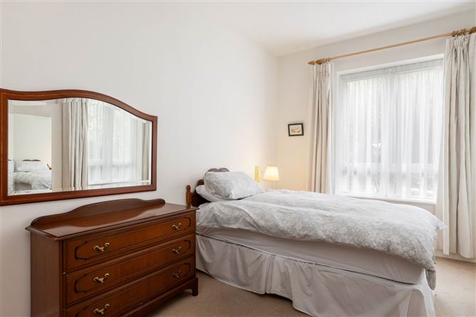 Apt 35 Woodview, Mount Merrion Avenue, Blackrock, County Dublin