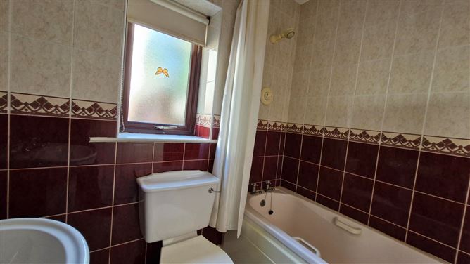 9 Waterslade Downs, Tuam, Co. Galway