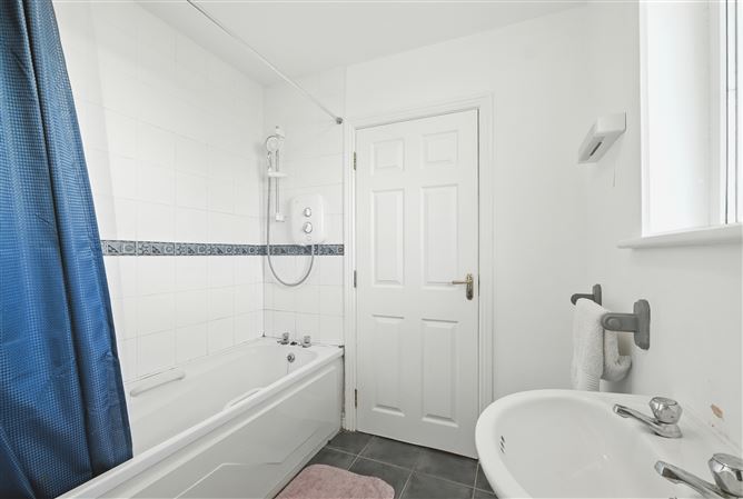16 Costa Na Mara, Oranmore, Galway