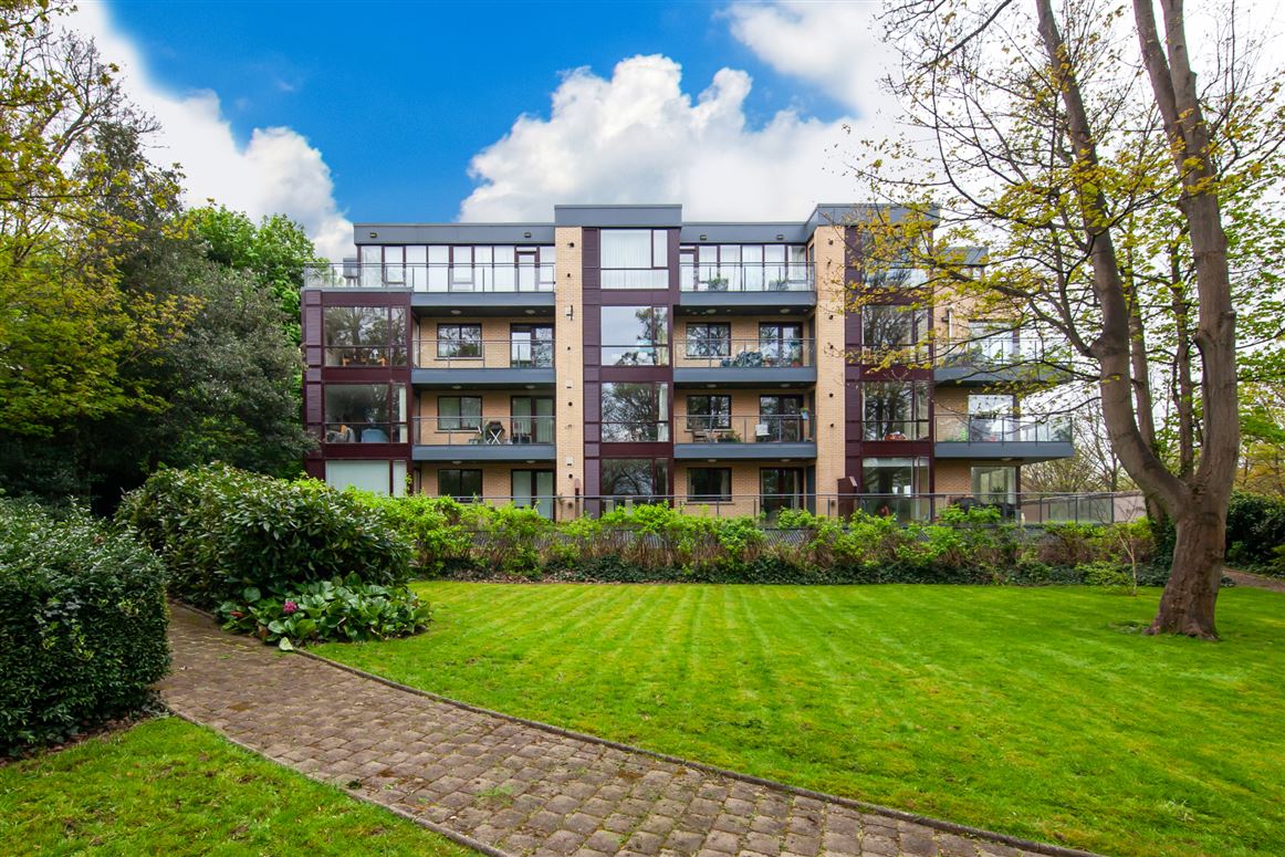 37 Dodderbank, Milltown, Dublin 6