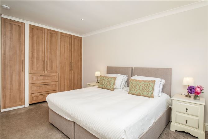 Apt. 10 Raglan Hall, Clyde Road, Ballsbridge, Dublin 4