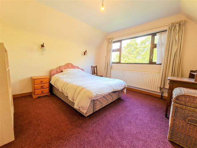 No. 15 Rathbawn Drive, Castlebar, Mayo