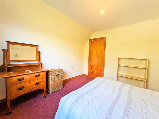 No. 15 Rathbawn Drive, Castlebar, Mayo