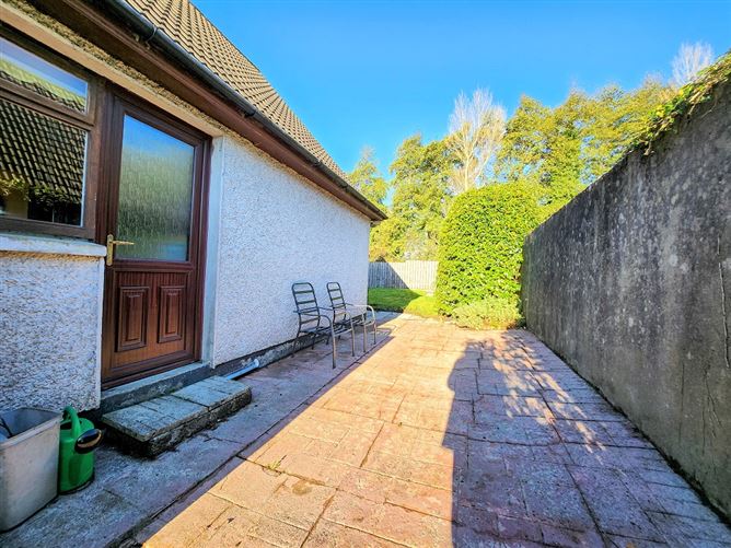 No. 15 Rathbawn Drive, Castlebar, Mayo
