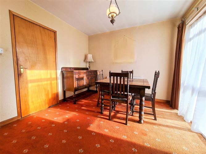 No. 15 Rathbawn Drive, Castlebar, Mayo