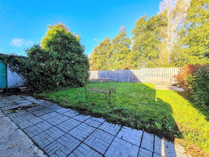 No. 15 Rathbawn Drive, Castlebar, Mayo
