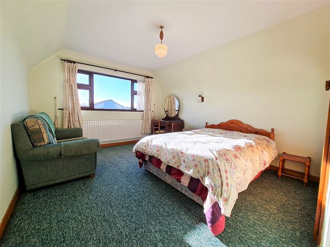 No. 15 Rathbawn Drive, Castlebar, Mayo