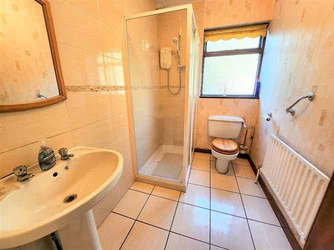 No. 15 Rathbawn Drive, Castlebar, Mayo
