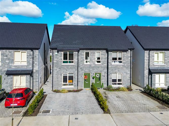 26 St. Finians Way, Newcastle, County Dublin