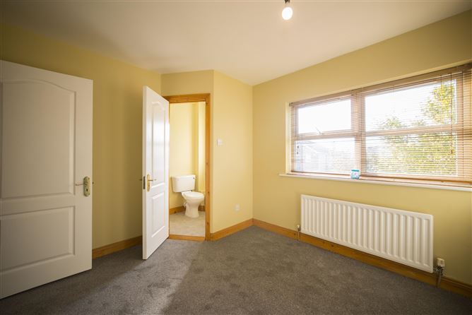 12 Thorn Chase, Woodale Road, Rush, Dublin