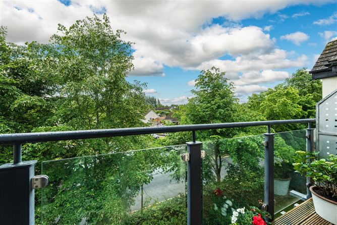 https://photos-a.propertyimages.ie/media/8/7/0/4935078/f991ac83-a260-44ce-95e4-37bb53247c4e_l.jpg