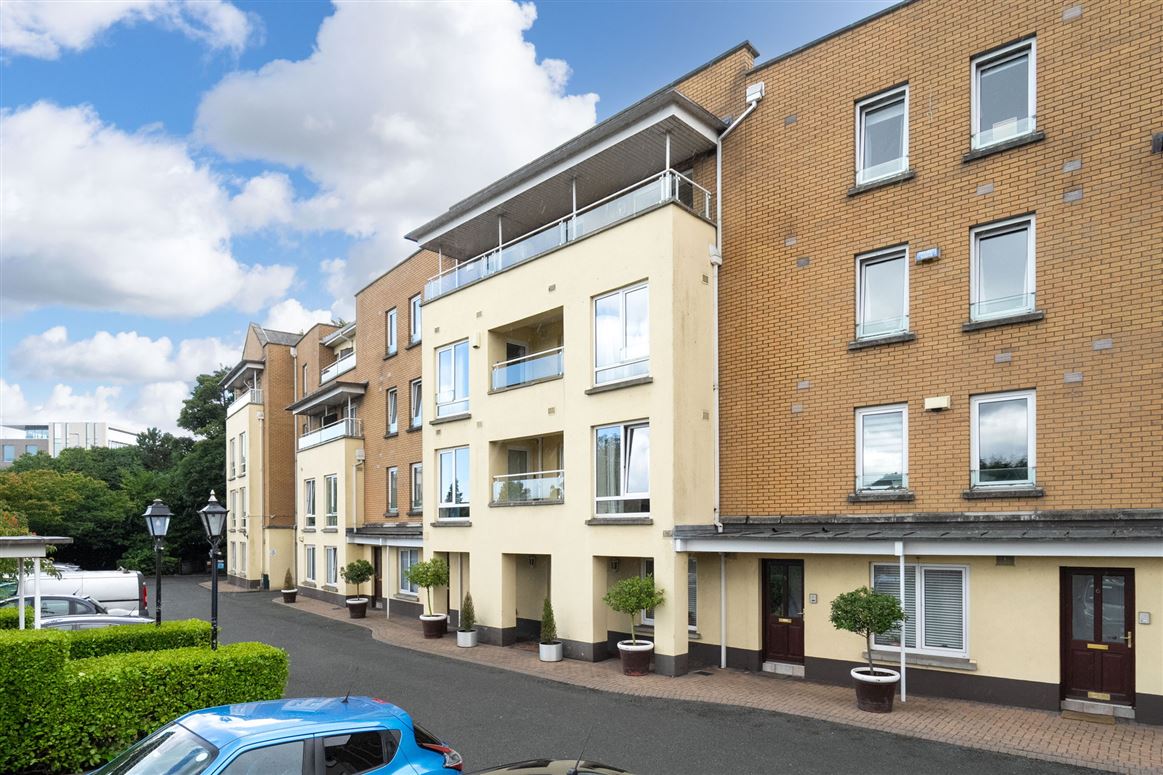 38 Lisalea, Frascati Park, Blackrock,   County Dublin