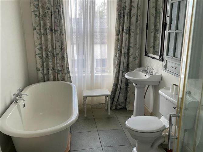 Fossway, South Mall, Lismore, Waterford