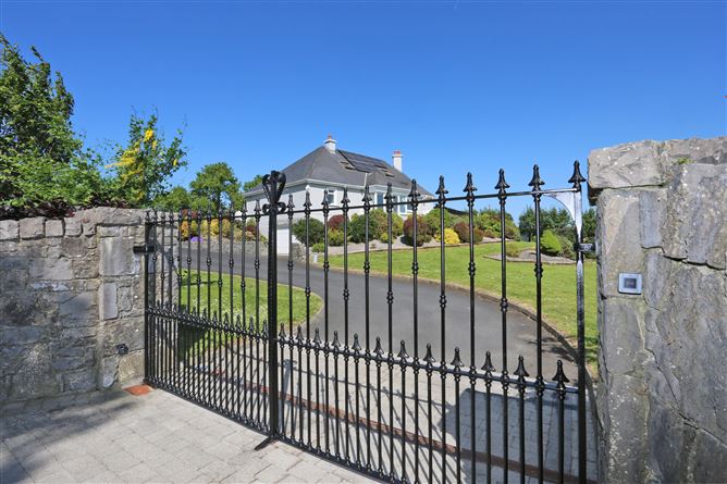 Cottage Cross, Clonlara, Co. Clare