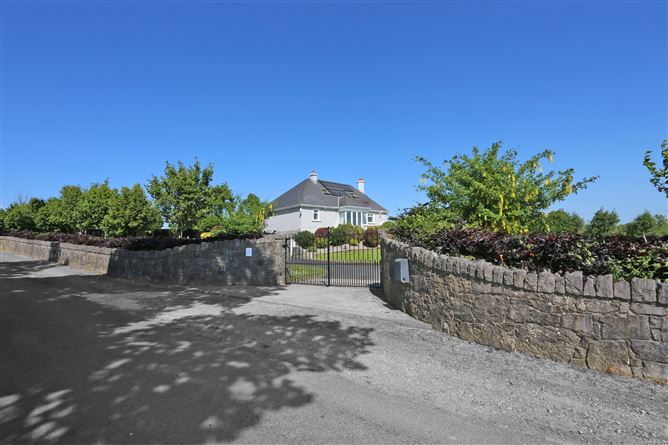 Cottage Cross, Clonlara, Co. Clare
