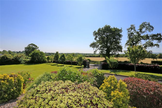 Cottage Cross, Clonlara, Co. Clare